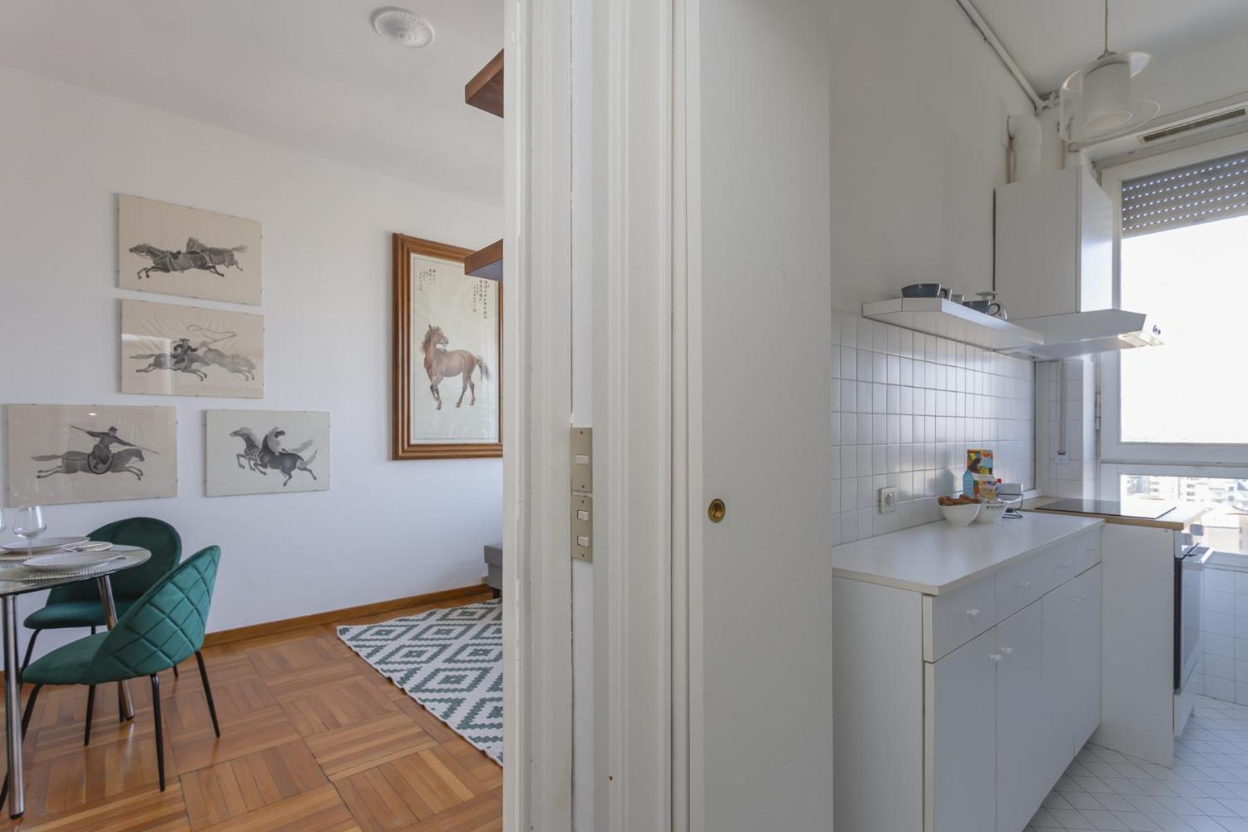 Skyline View Biancamano 1 Bdr With Balcony By Rentopolis Milan Exterior photo