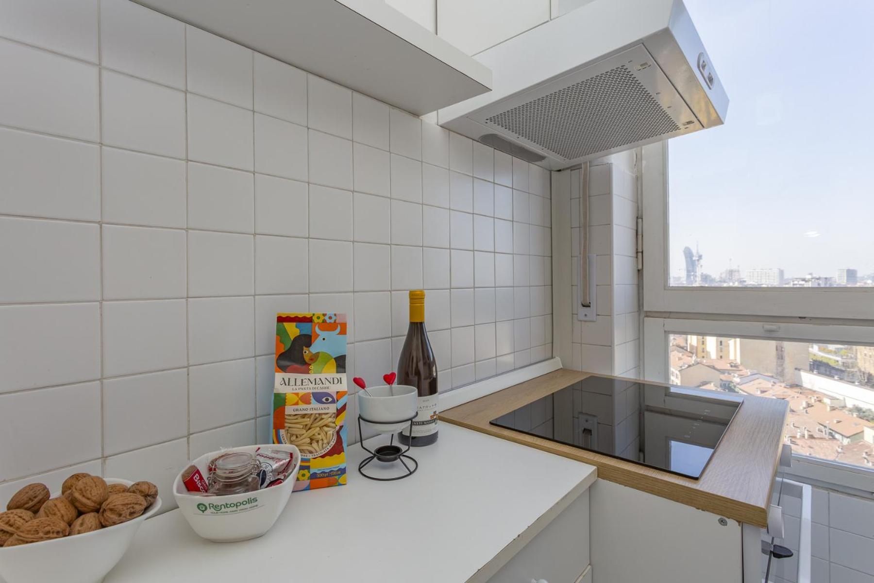 Skyline View Biancamano 1 Bdr With Balcony By Rentopolis Milan Exterior photo