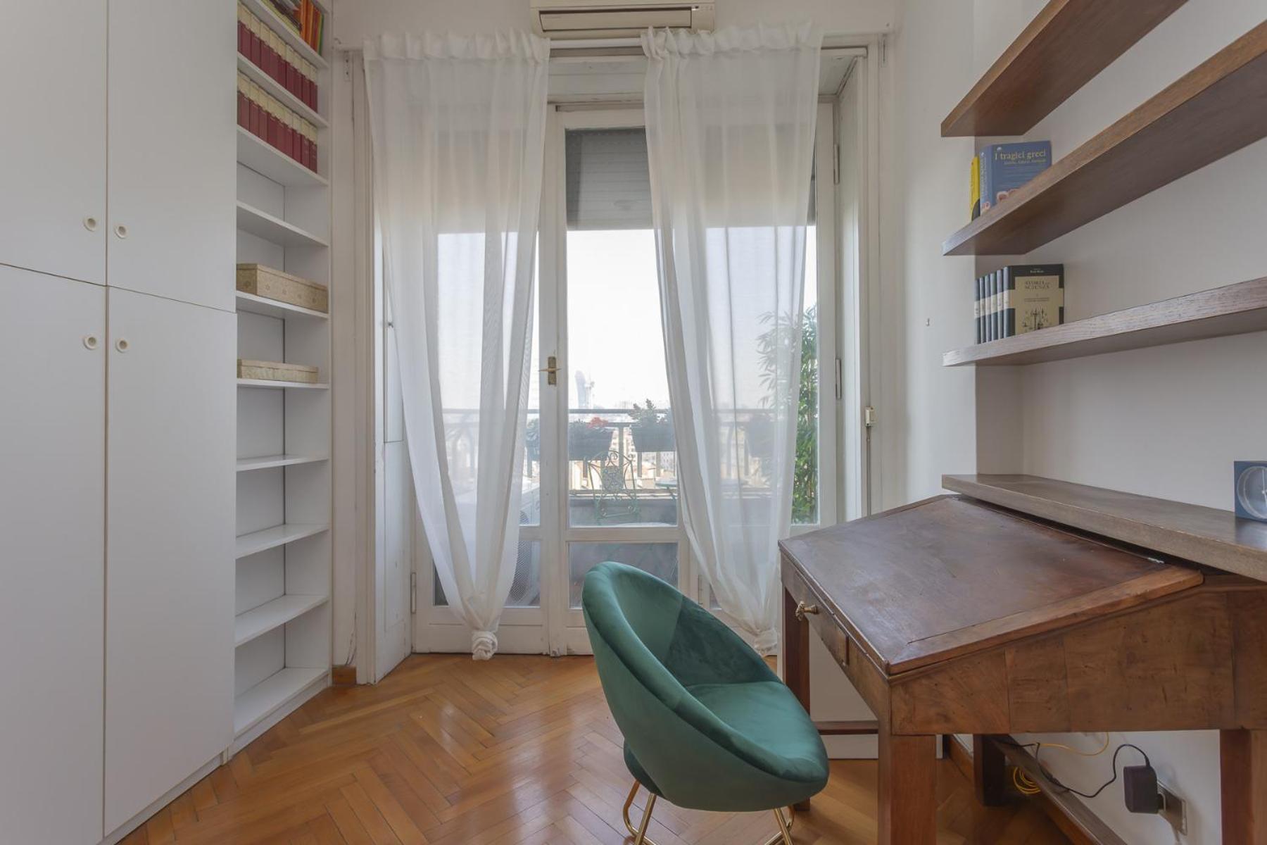 Skyline View Biancamano 1 Bdr With Balcony By Rentopolis Milan Exterior photo