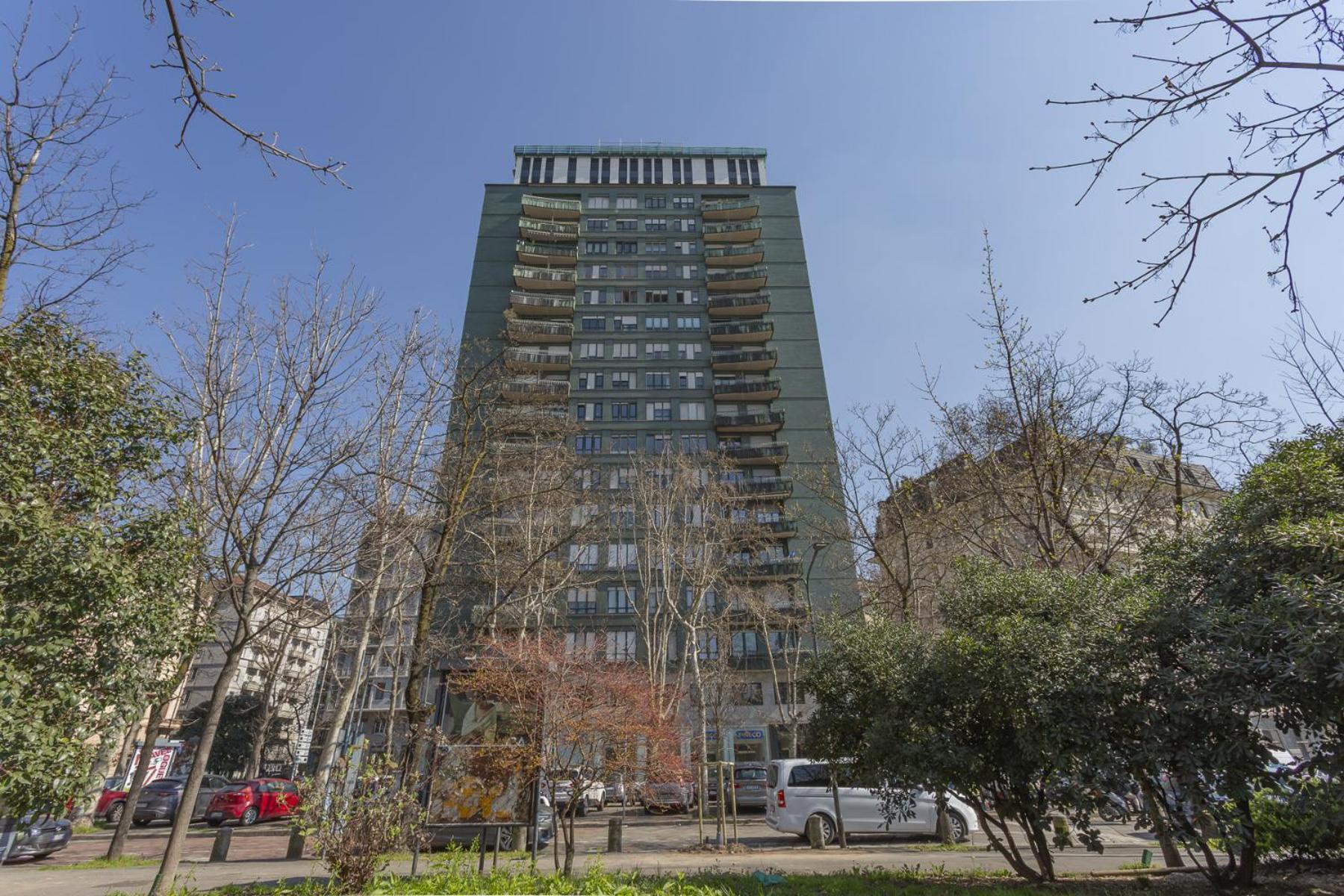 Skyline View Biancamano 1 Bdr With Balcony By Rentopolis Milan Exterior photo