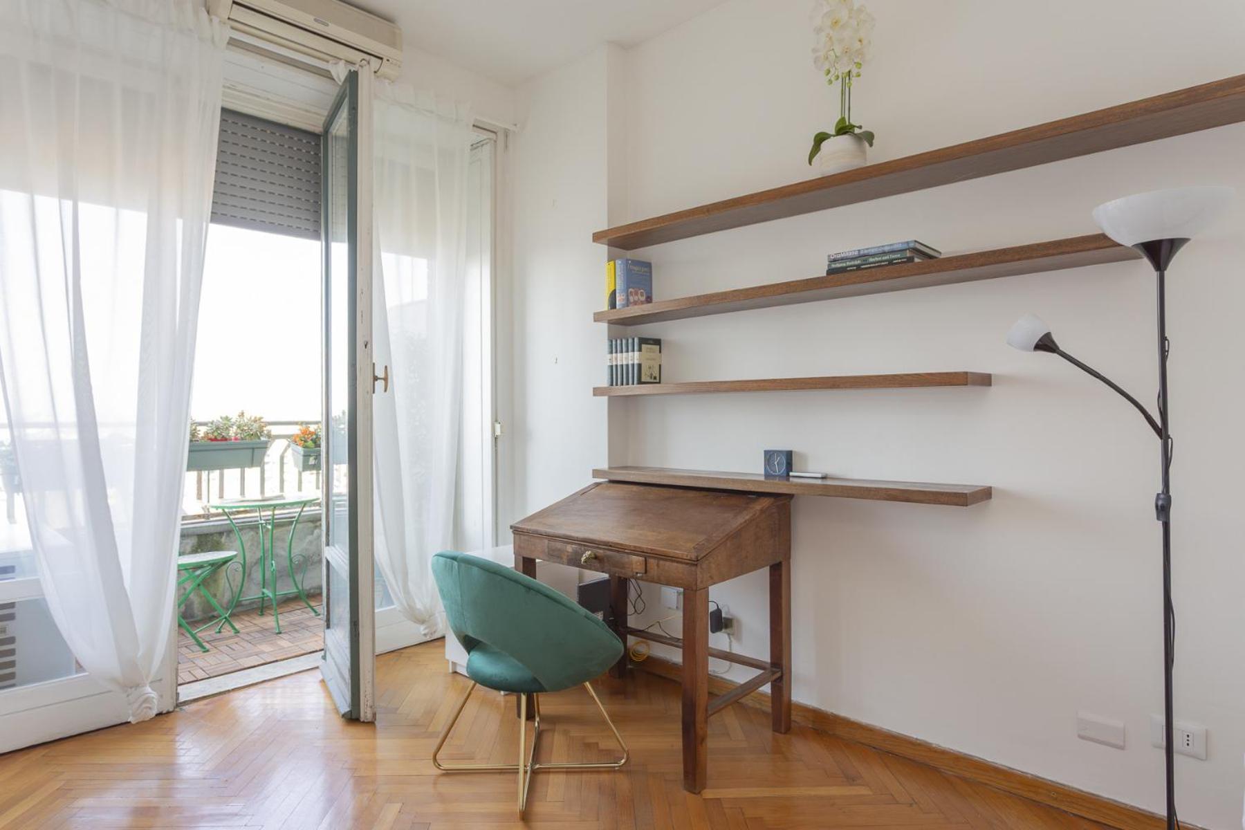 Skyline View Biancamano 1 Bdr With Balcony By Rentopolis Milan Exterior photo