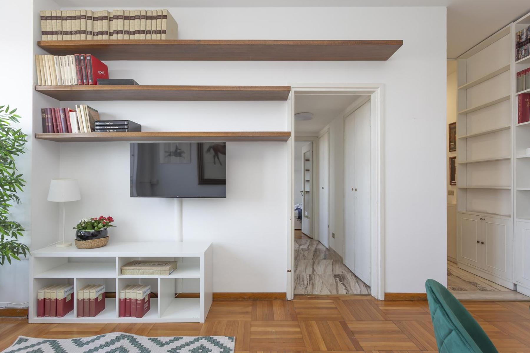 Skyline View Biancamano 1 Bdr With Balcony By Rentopolis Milan Exterior photo